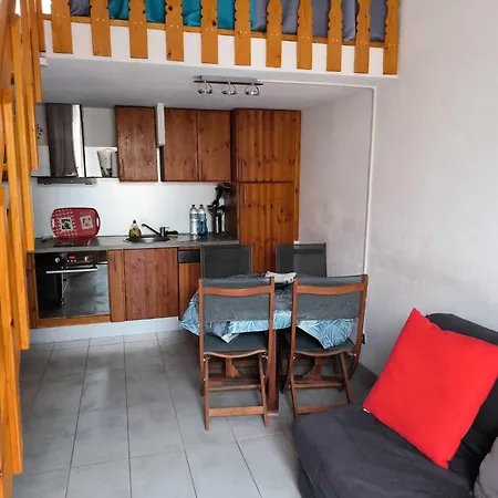 St Cyprien Maison Avec Terrasse Et 2 Velos Holiday home *